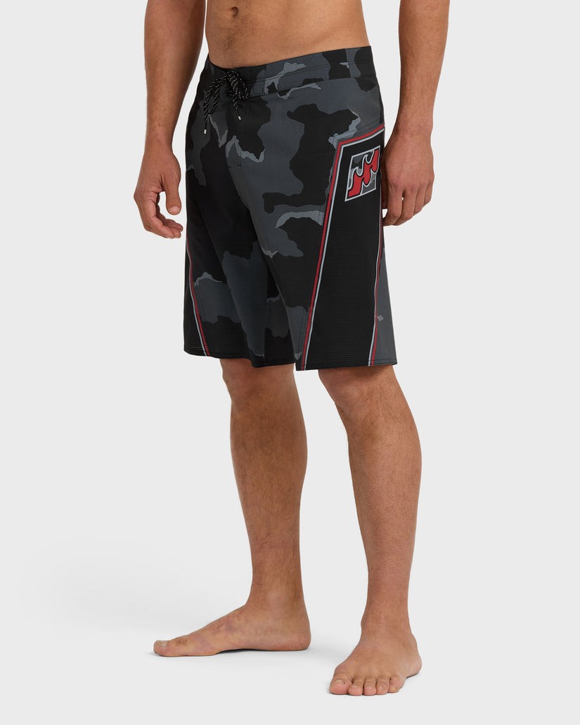 Straddie-Airlite-20"-Boardshorts-Black-Camo-3