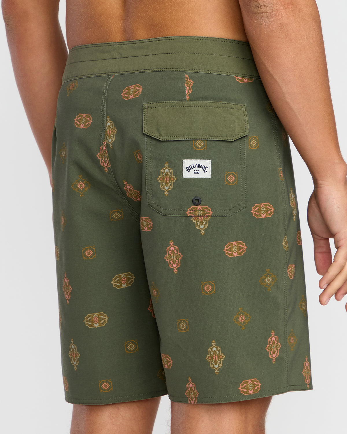 Sundays-Pro-Performance-19"-Boardshorts-Military-5