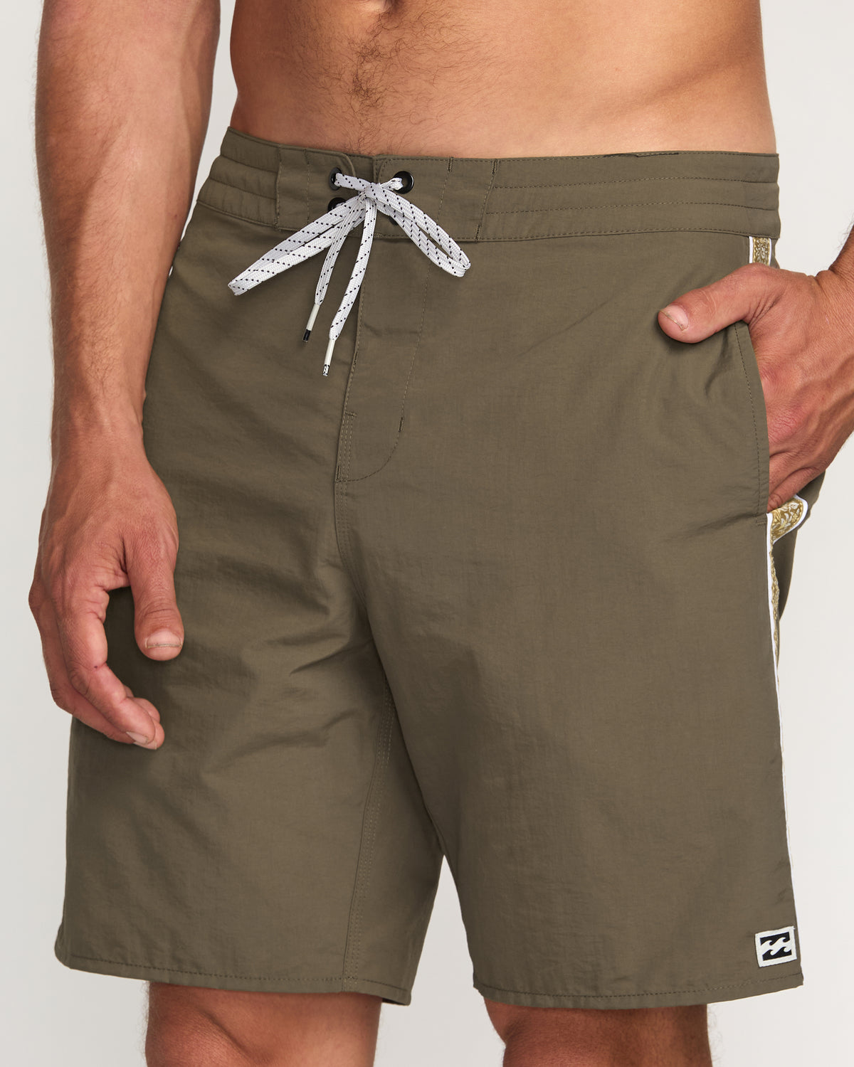 Wategos Lo Tide 19" Boardshorts - Brown - 6