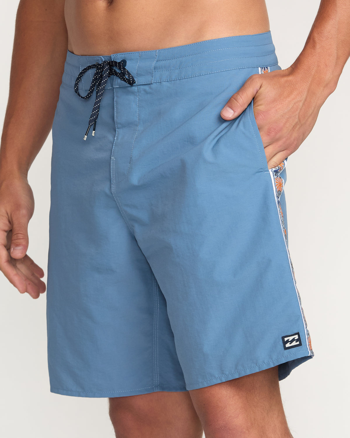 Wategos Lo Tide 19" Boardshorts - Charcoal/Navy - 6