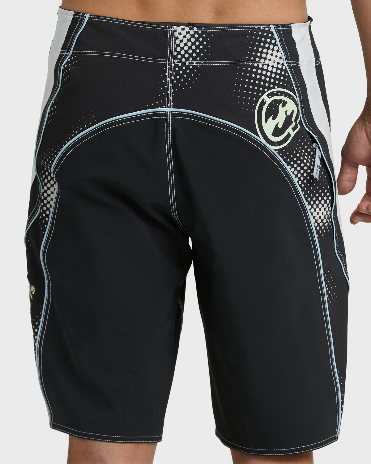 FLUID-2K-PRO-BLACK-5