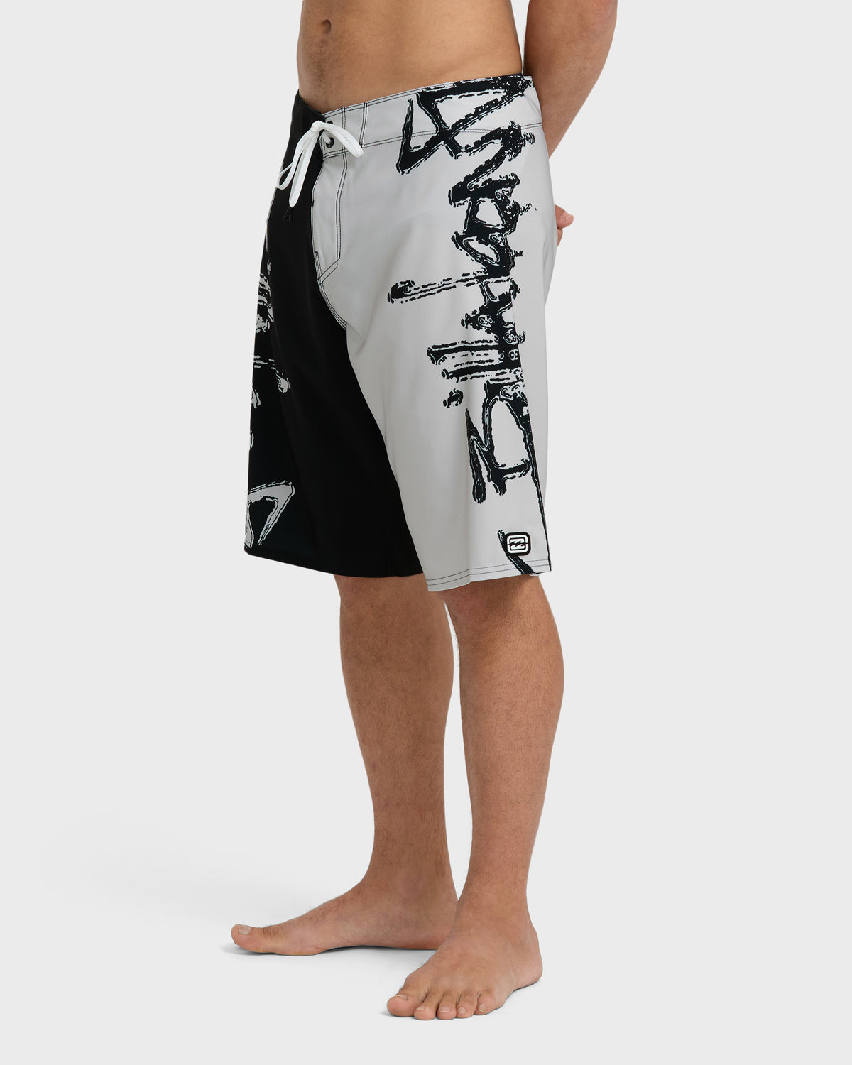 INVERTED-PRO-BLACK/WHITE-3