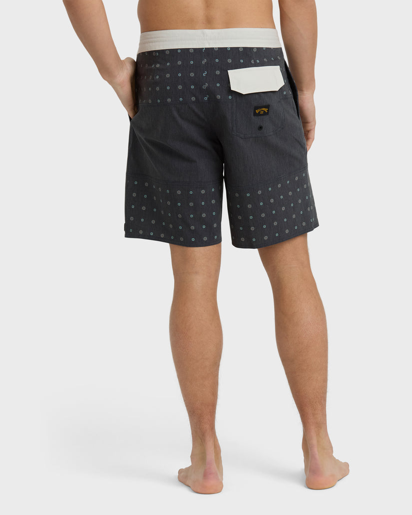 Tribong-Lo-Tide-19"-Boardshorts-Black-2