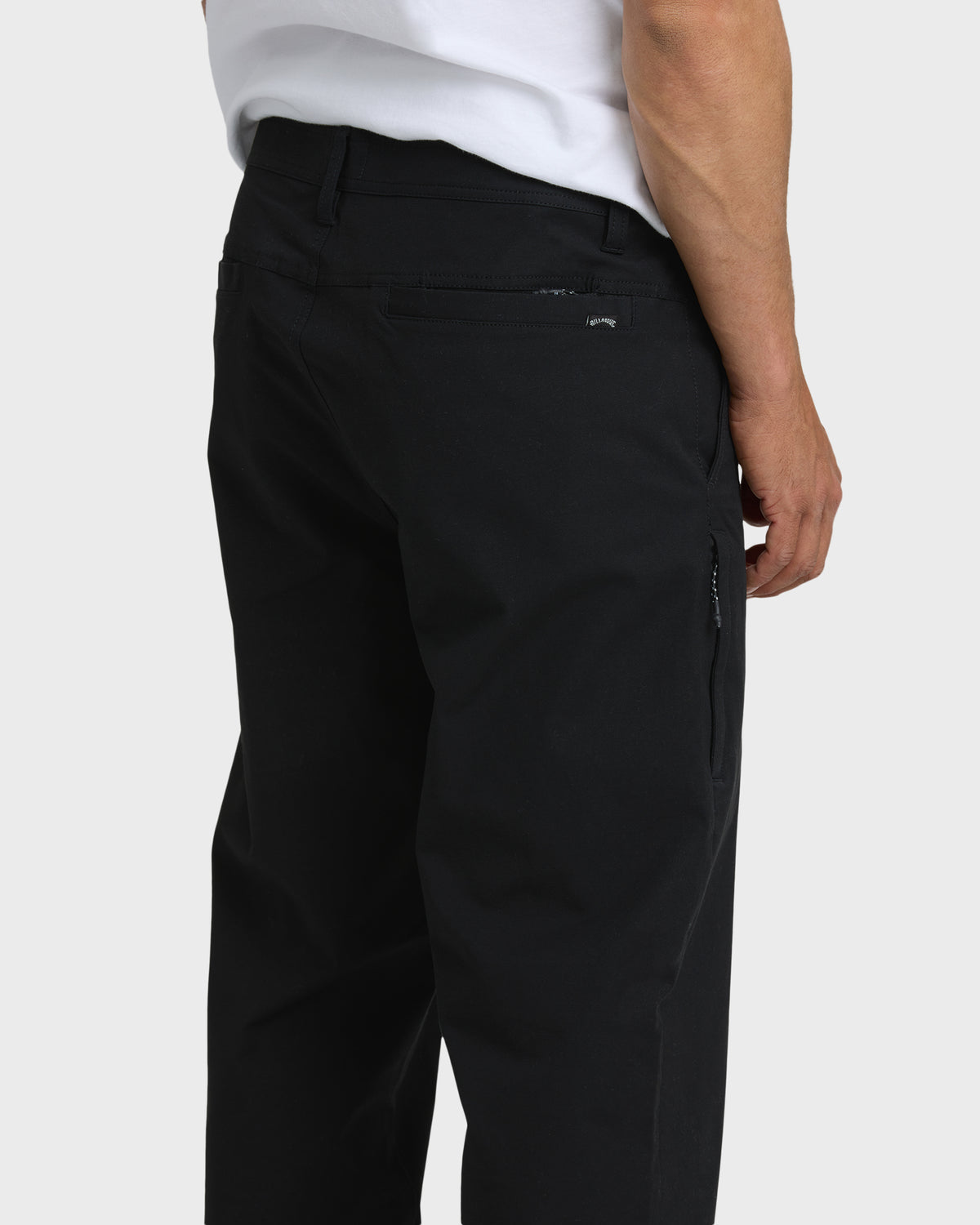 24A111600_BLK_OM-1.jpg