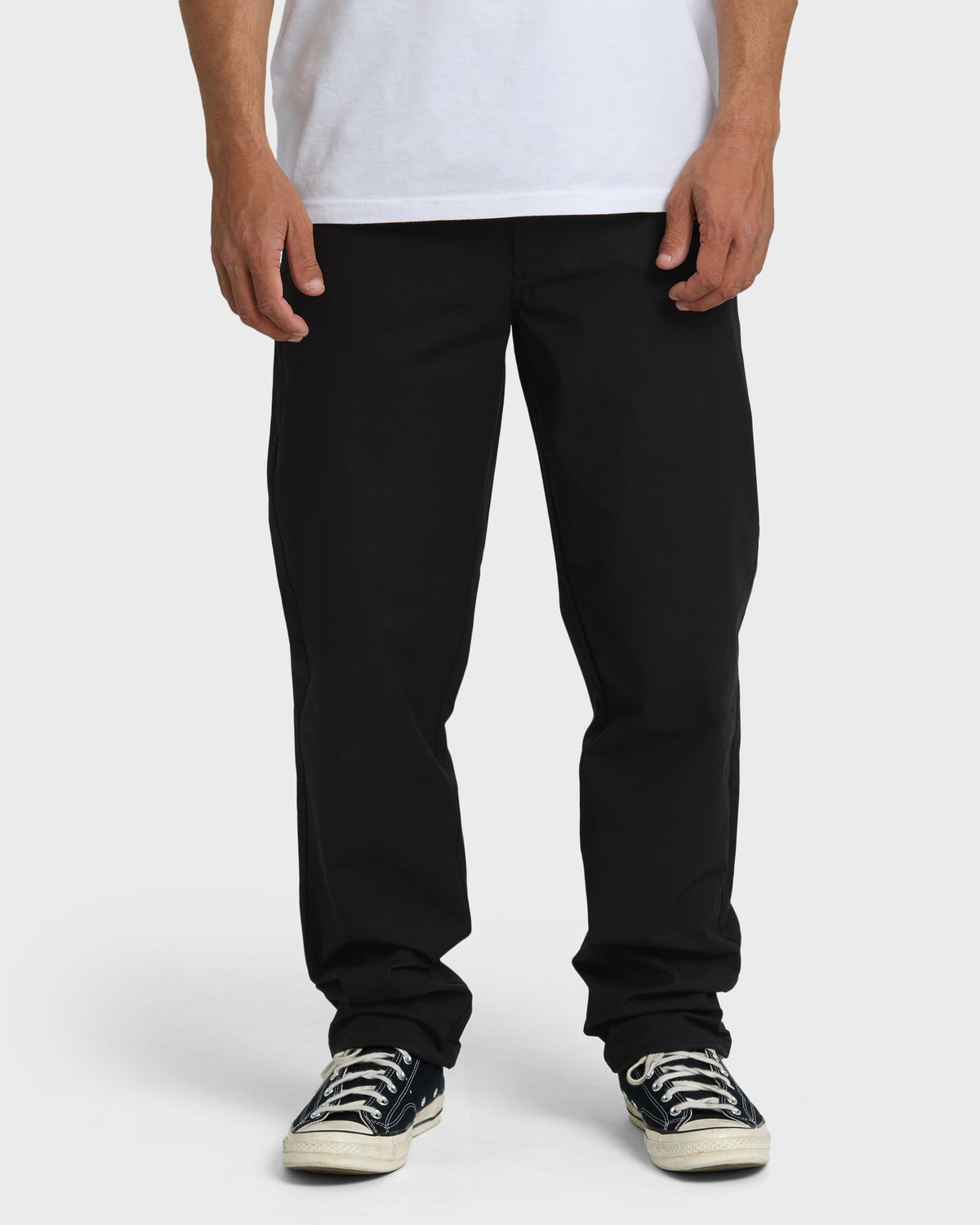 24A111600_BLK_OM-F.jpg