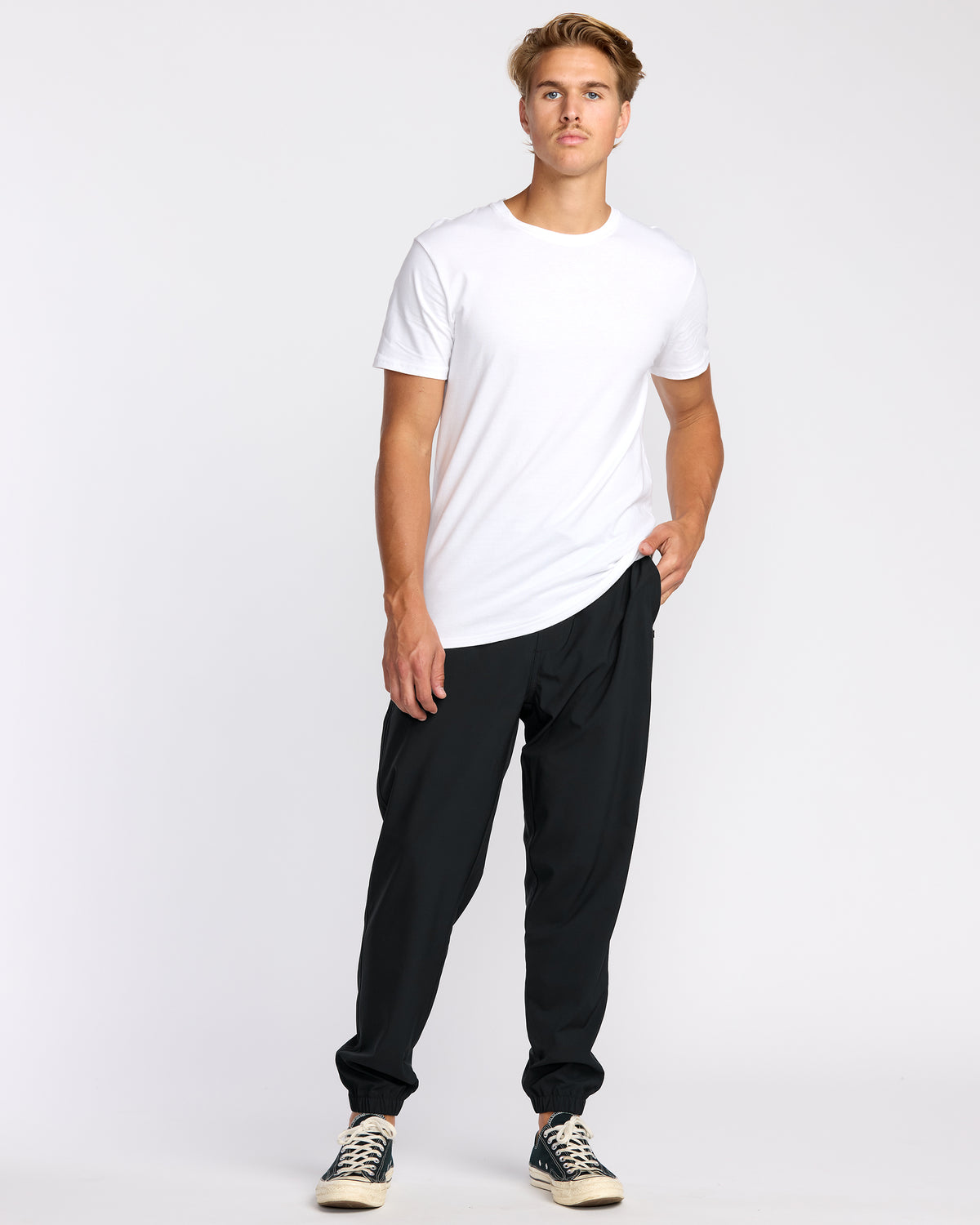 Surftrek-Transit-Joggers-Black-4