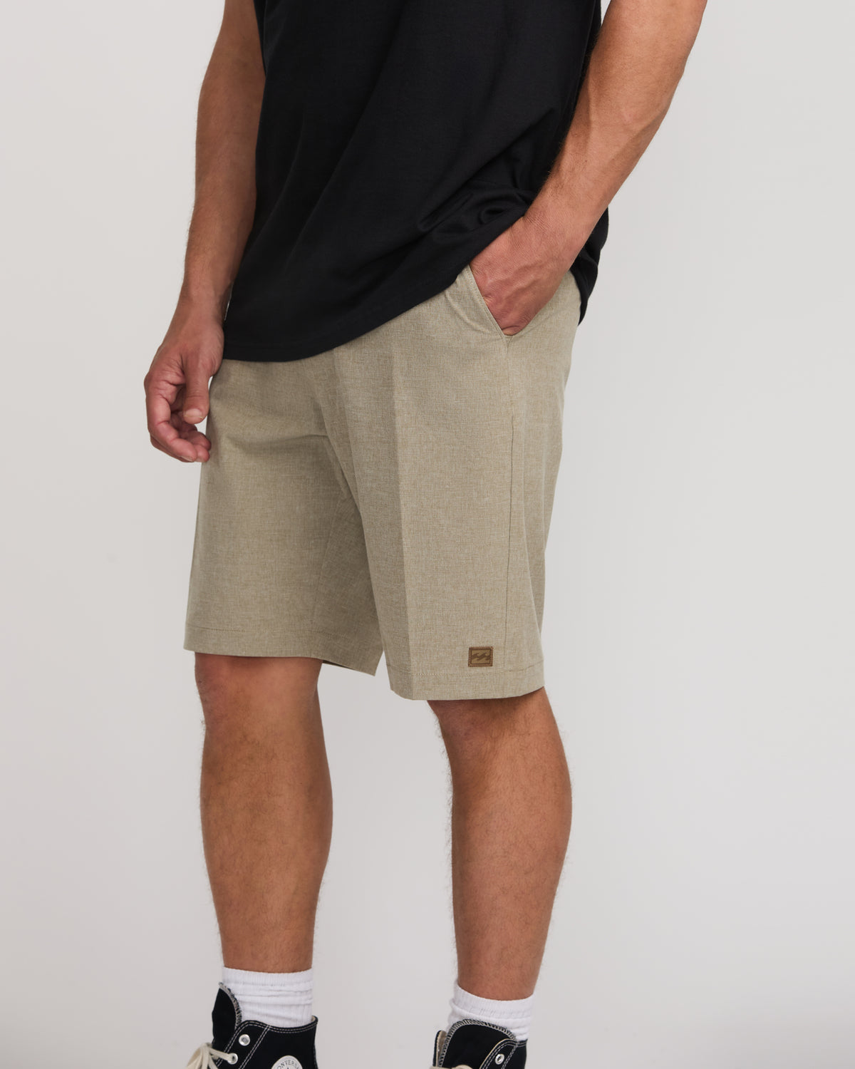 Crossfire-Submersible-21"-Hybrid-Shorts-Khaki-5