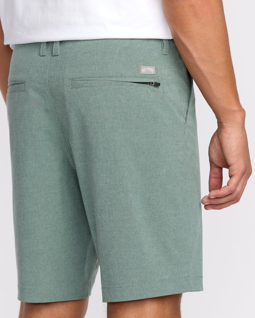 Crossfire-Submersible-19"-Hybrid-Shorts-Green-Ash-5