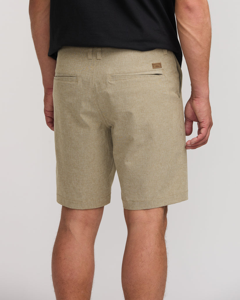Crossfire-Submersible-19"-Hybrid-Shorts-Khaki-6