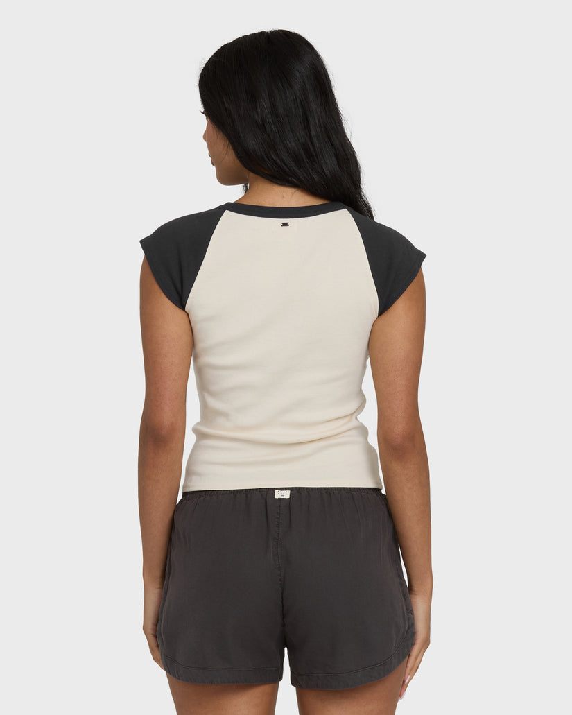 DES-TROPIC-SS-RAGLAN-WHITE-CAP-2