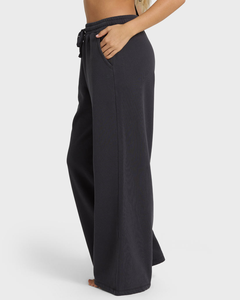 The-Avery-Sweatpants-Black-Sands-5