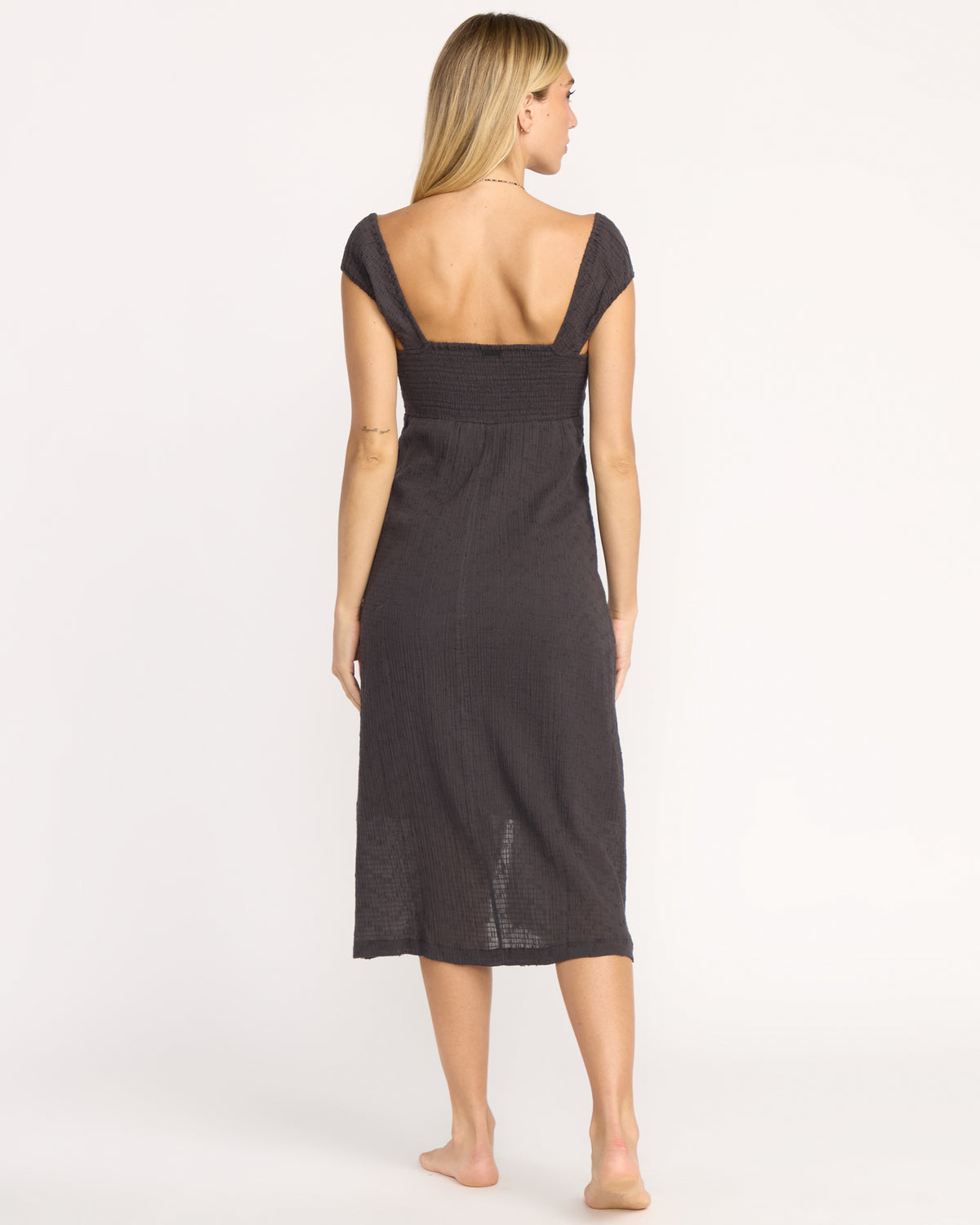 Distant-Tides-Dress-Black-Sands-2