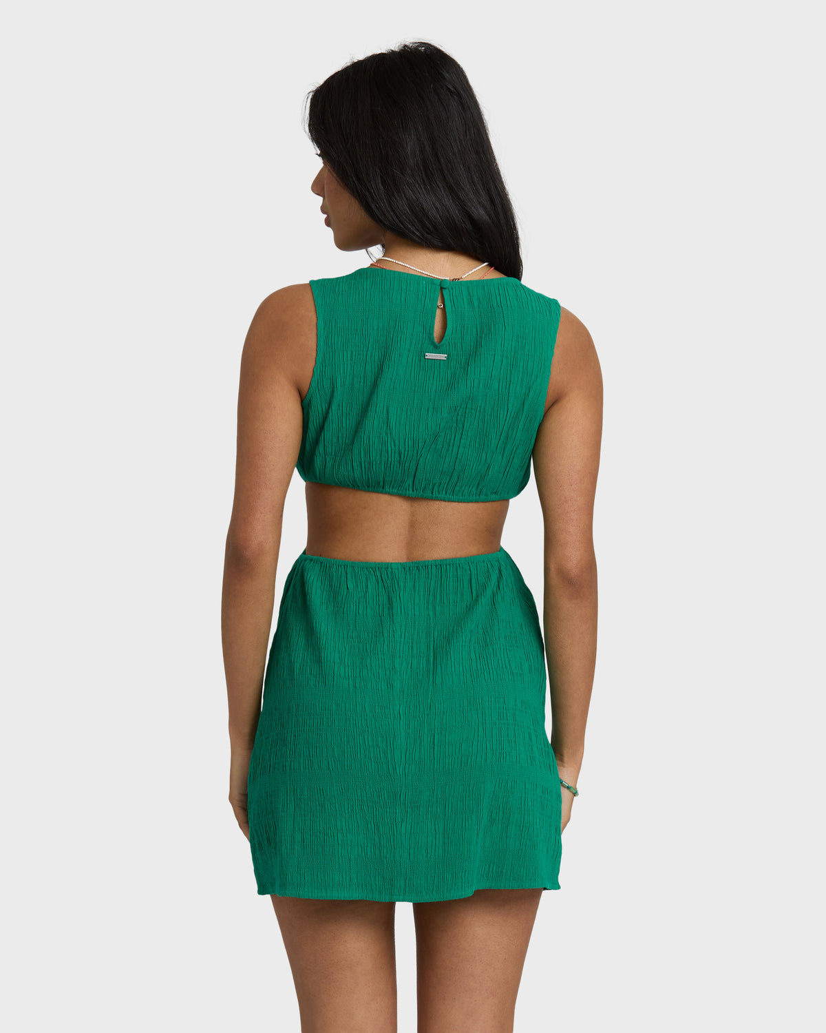 WAVY-DAYS-DRS-CLIMBING-IVY-2