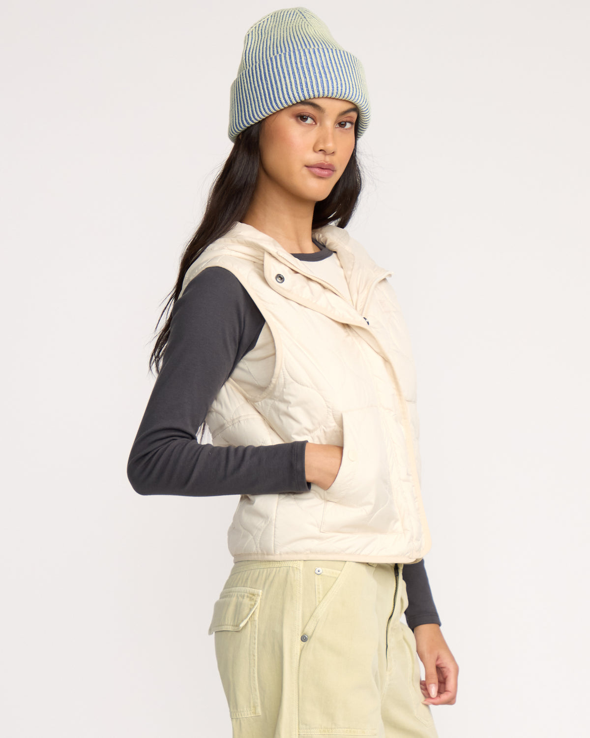 CLIFFS-QUILTED-LT-WT-VEST-Whitecap-3