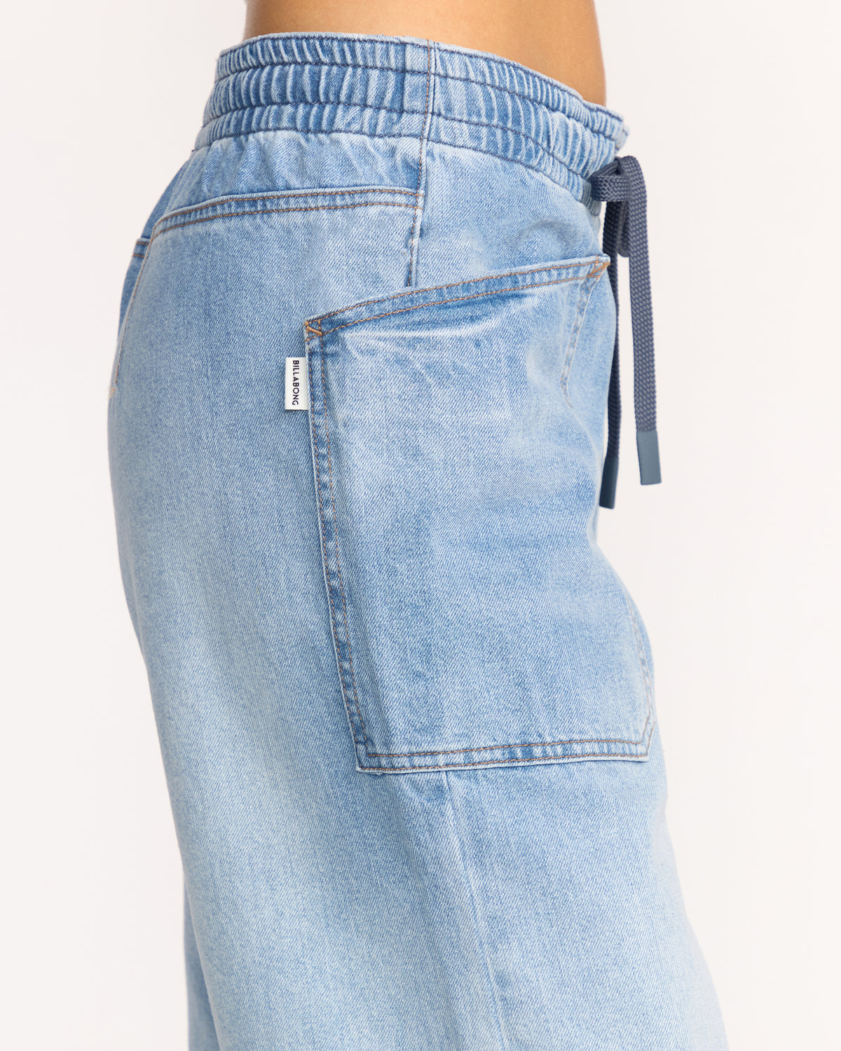 Zonte-Elastic-Waist-Jeans-Shaded-Wash-7