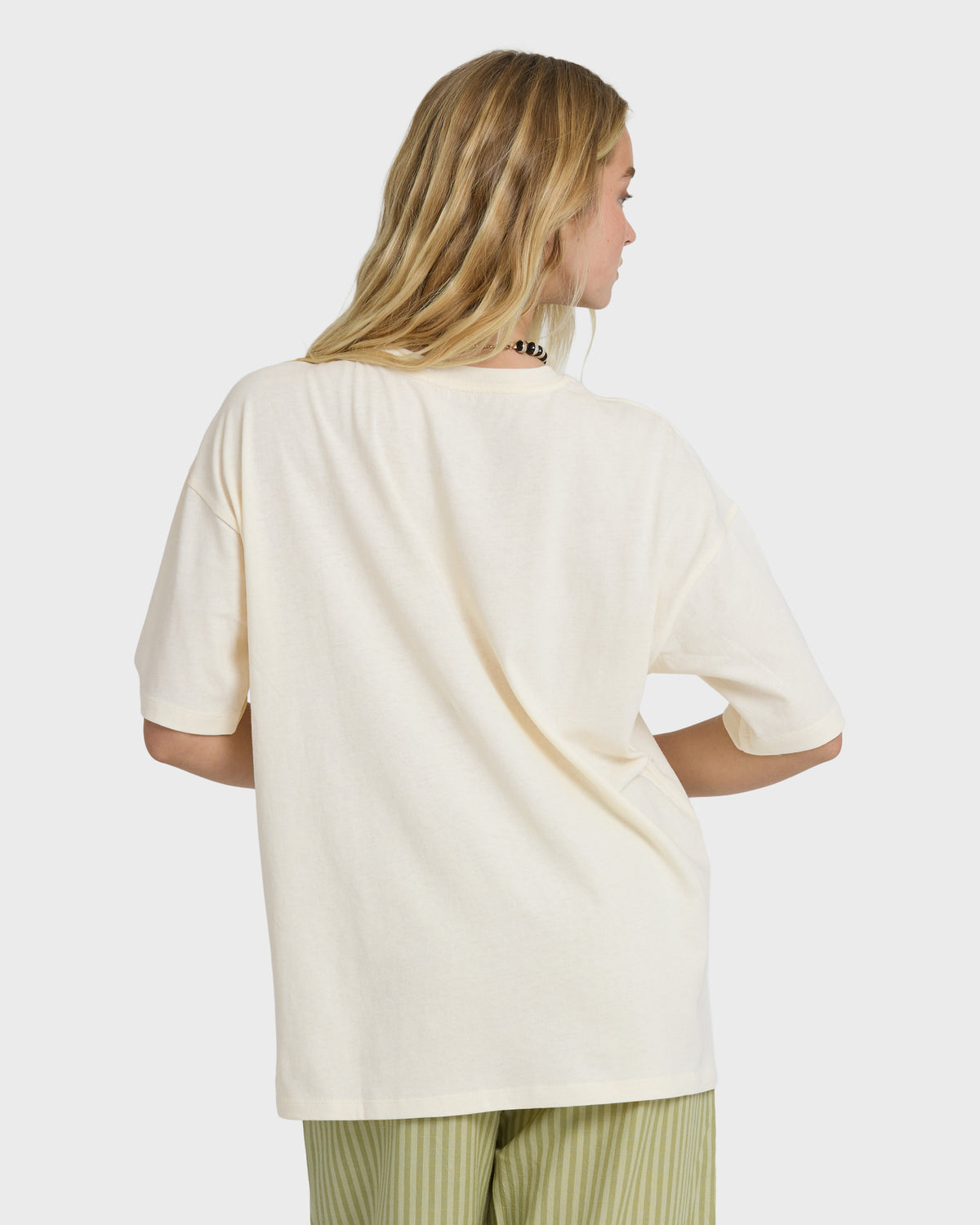 WOMENS-KNIT-SHORT-SLV-GRAPHIC-TEE-WHITE-CAP-2