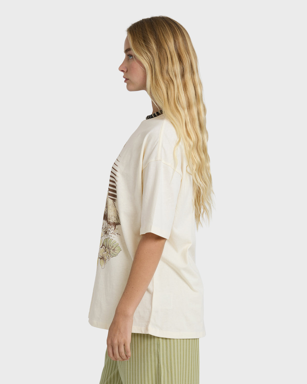 WOMENS-KNIT-SHORT-SLV-GRAPHIC-TEE-WHITE-CAP-3