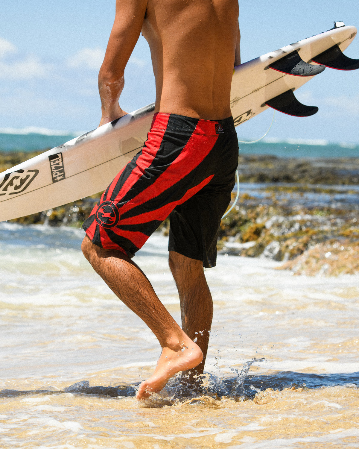A.I. Rising Sun Pro 22" Boardshorts - Black/Red