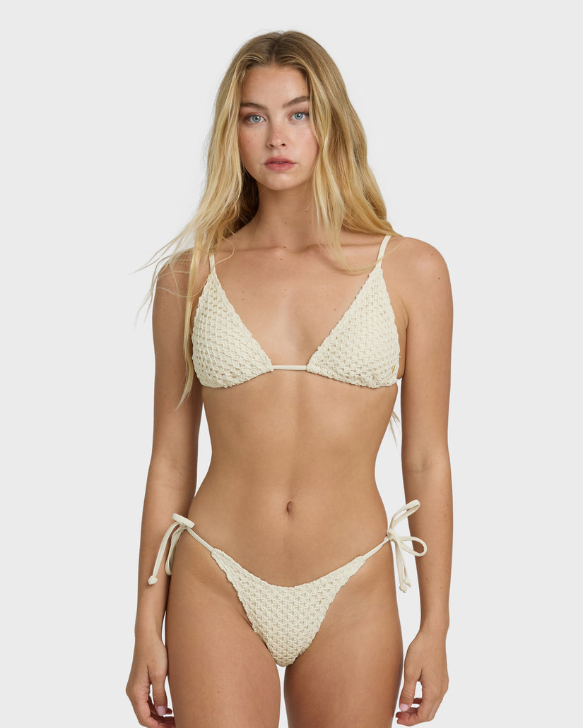 TWISTED-TIDES-TS-DIPPI-WHITE-CAP-2