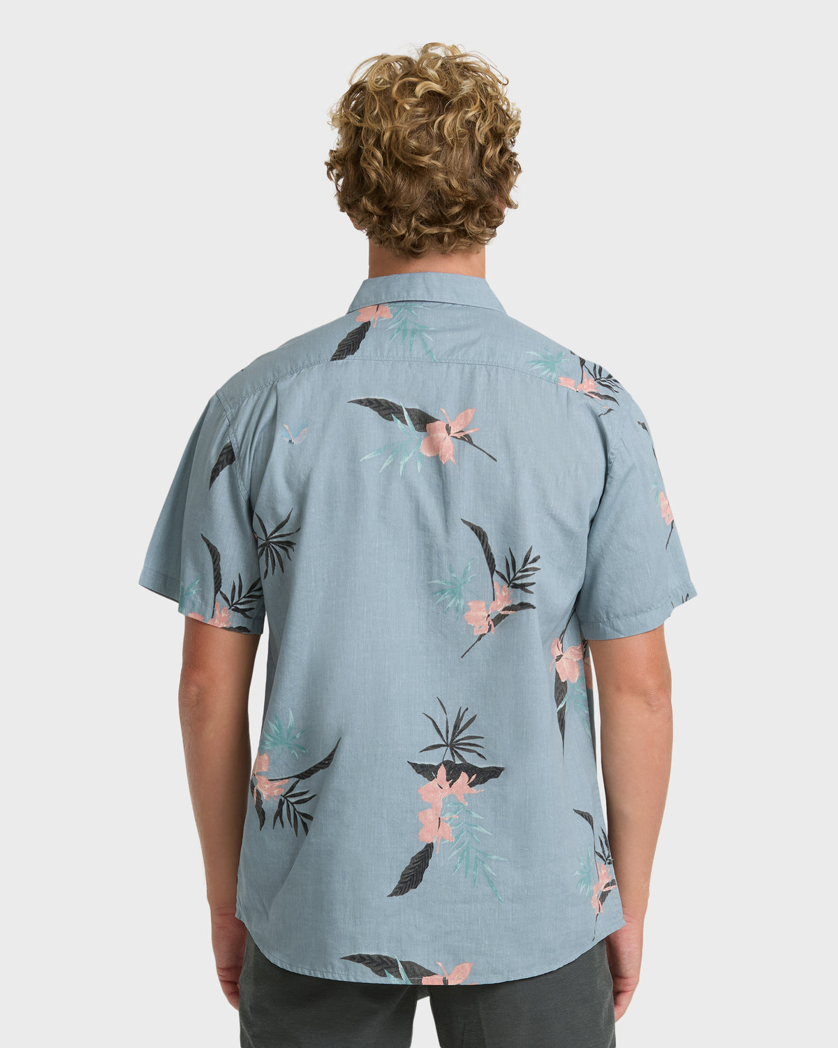 
Sundays Short Sleeve Woven Shirt - Blue Surf