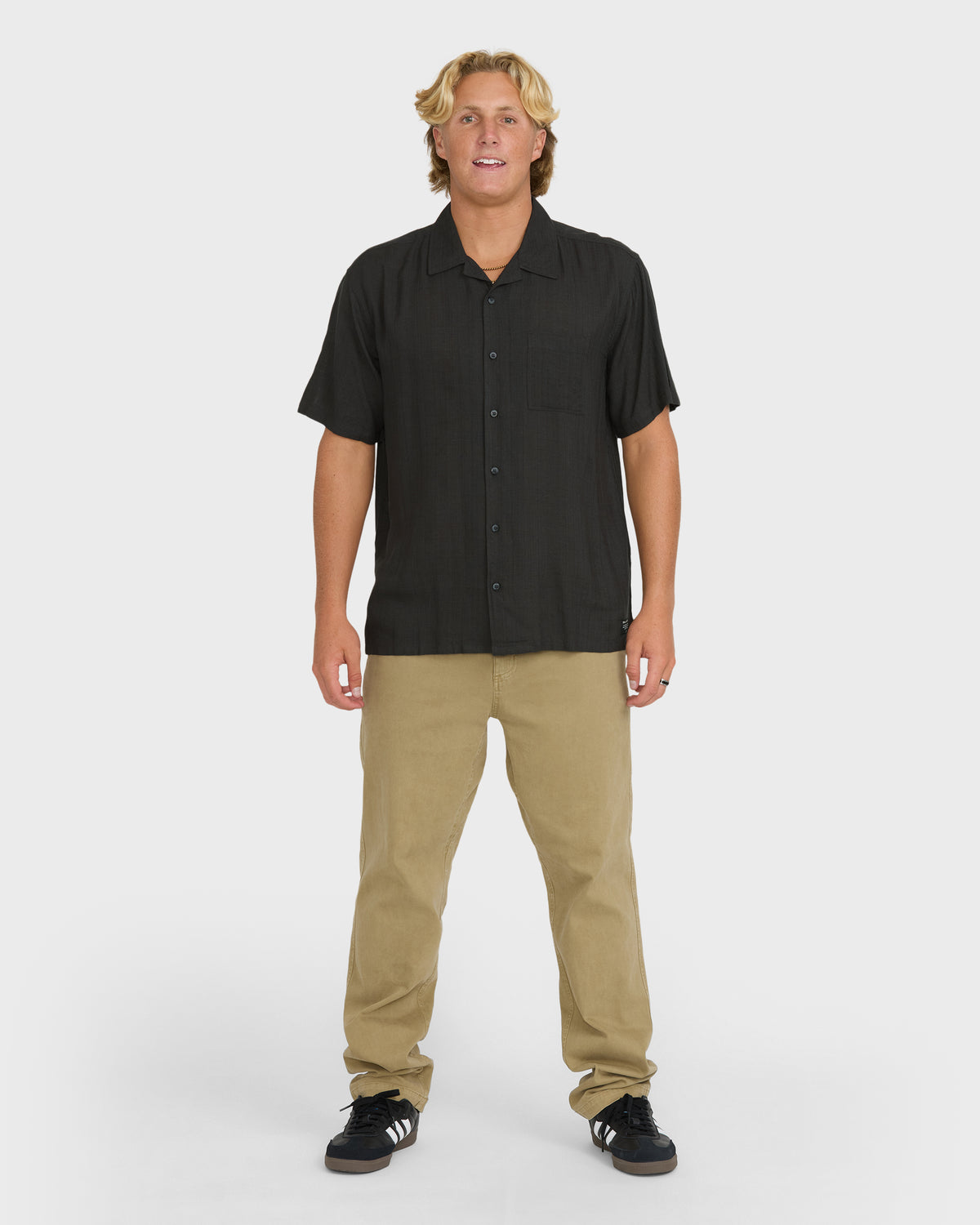 
Victoria Vacay Short Sleeve Woven Shirt - Raven