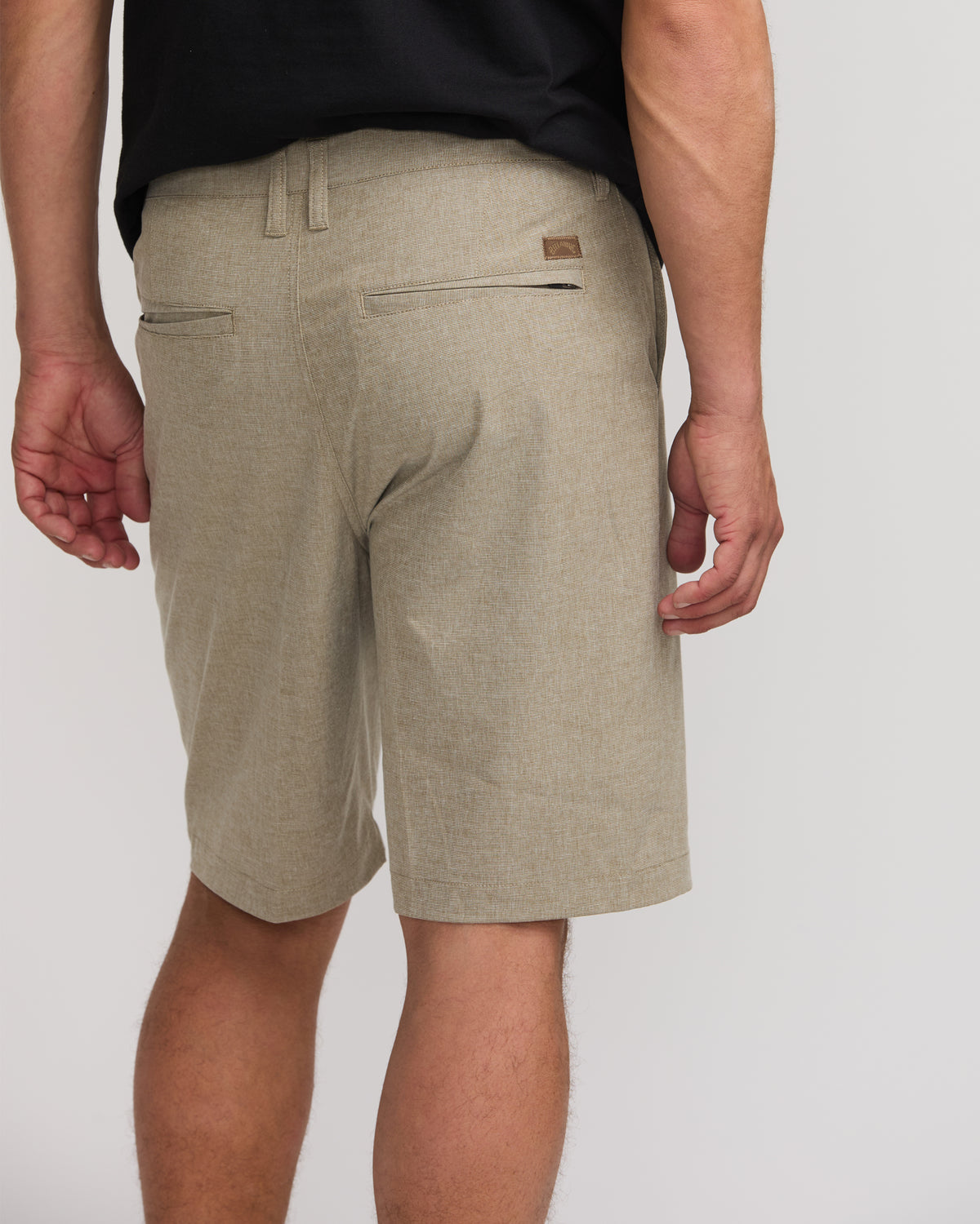 Crossfire-Submersible-21"-Hybrid-Shorts-Khaki-6