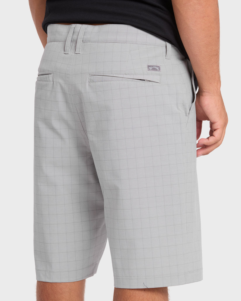 Crossfire-Submersible-21"-Hybrid-Shorts-Silver-5