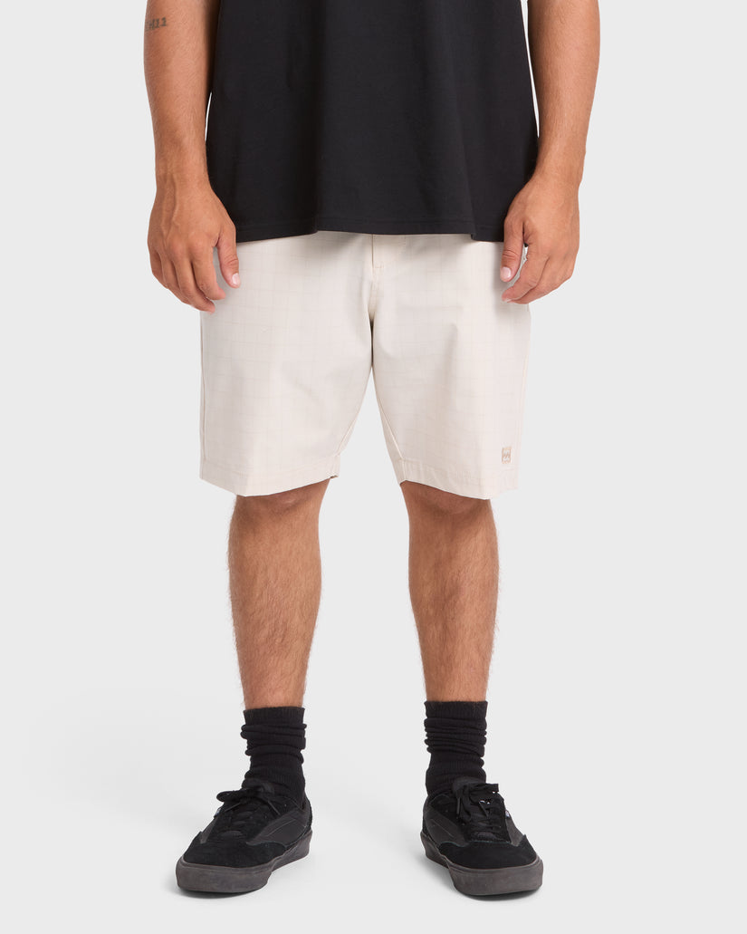 Crossfire-Submersible-19"-Hybrid-Shorts-Oatmeal-Heather-1