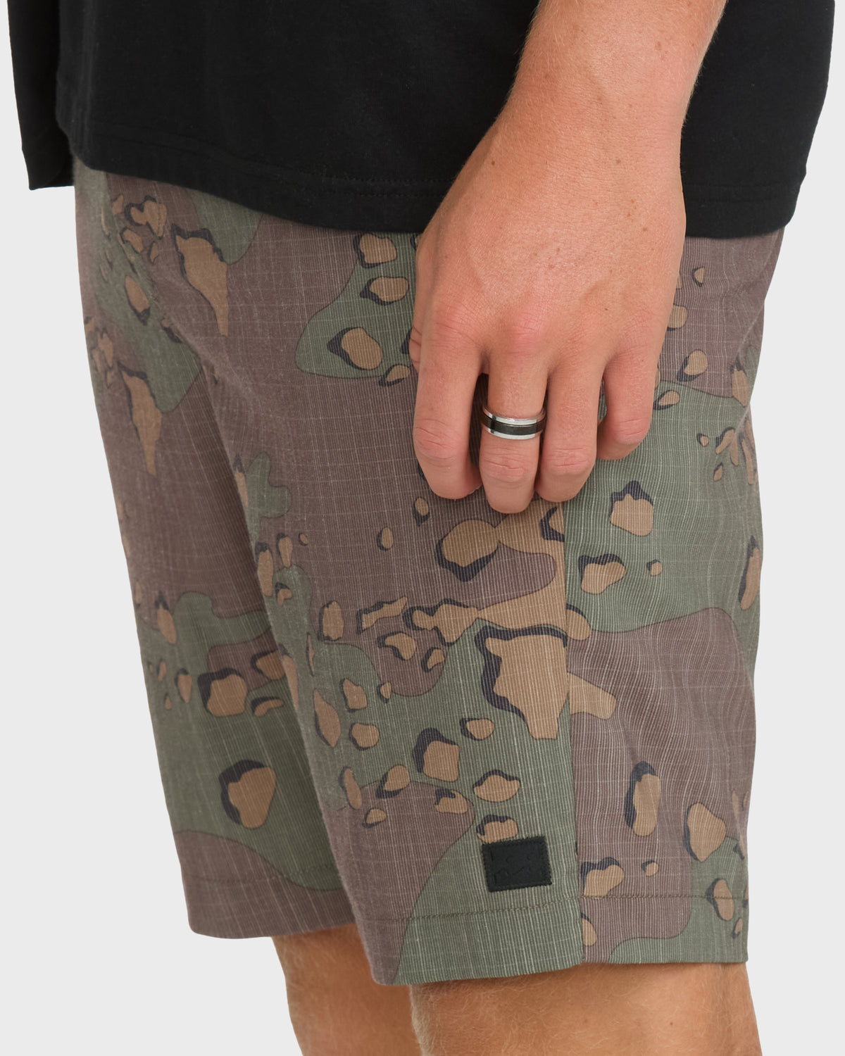 
Crossfire Submersible 19" Amphibian Hybrid Shorts - Rifle Green
