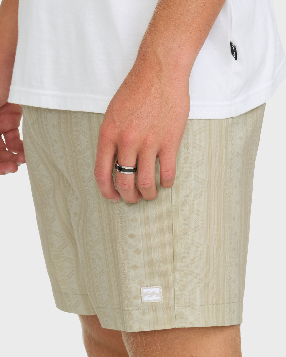
Crossfire Submersible 17" Amphibian Hybrid Shorts - Sand Khaki