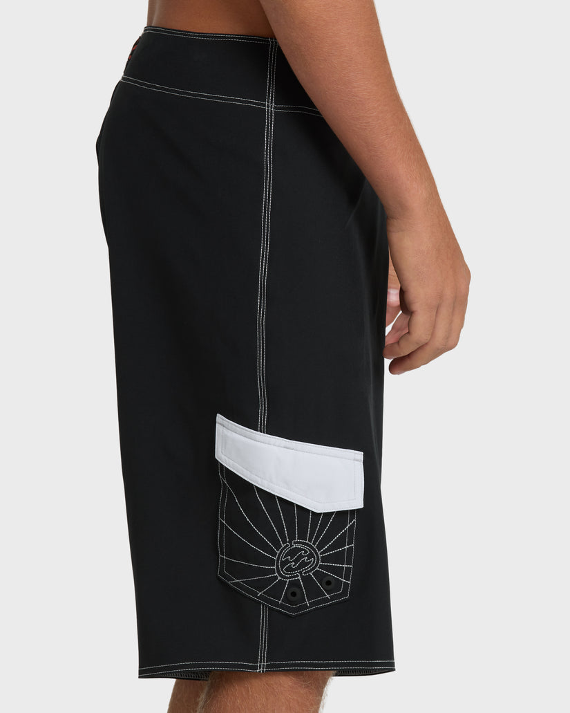 A.I.-Rising-Sun-Pro-22"-Boardshorts-Black/White-6