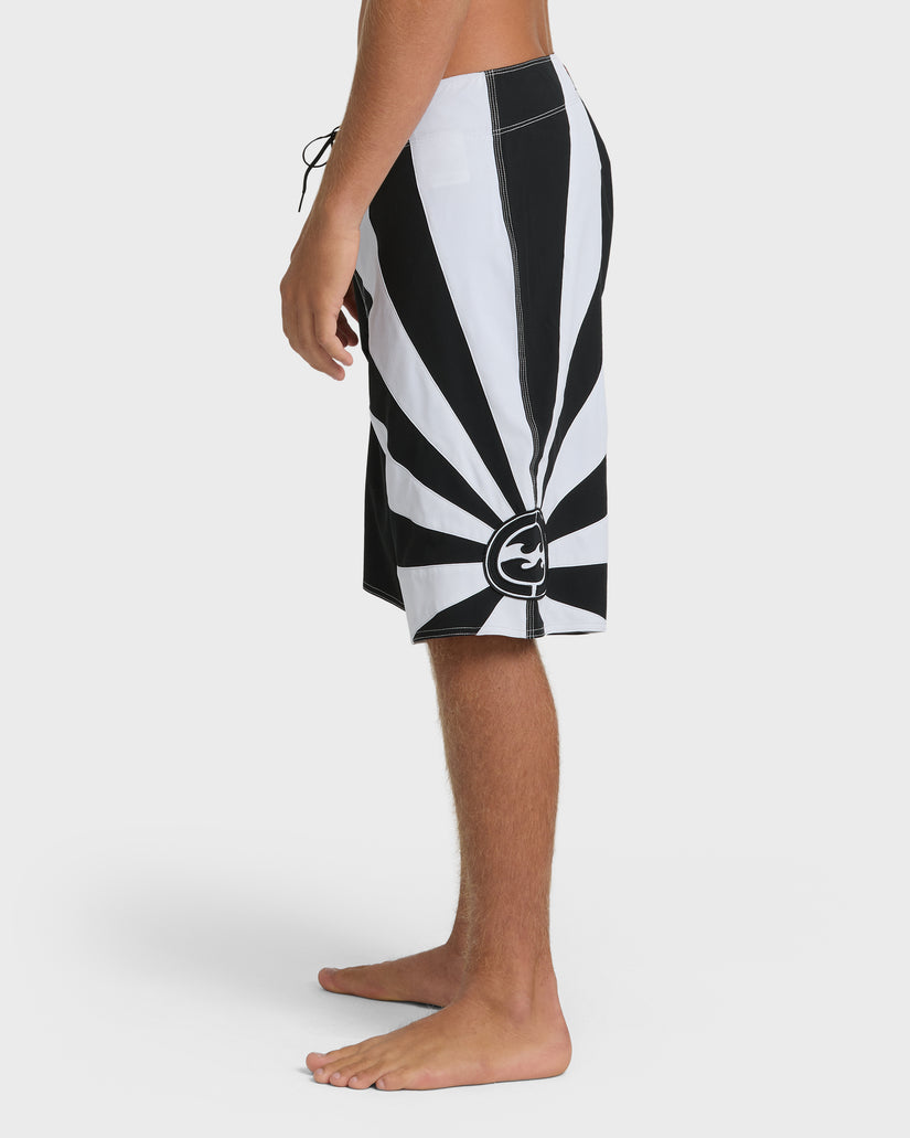 A.I.-Rising-Sun-Pro-22"-Boardshorts-Black/White-4