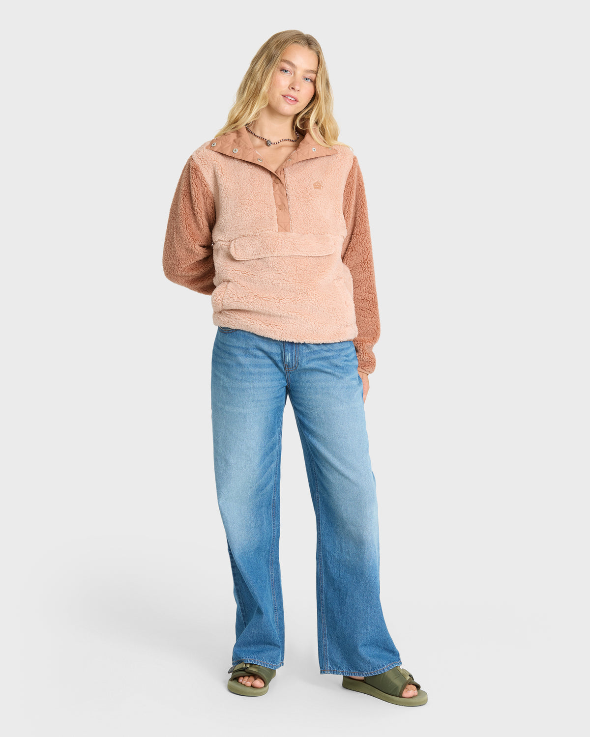 SWITCHBACK-SHERPA-PULLOVER-SUGAR-ALMOND-3