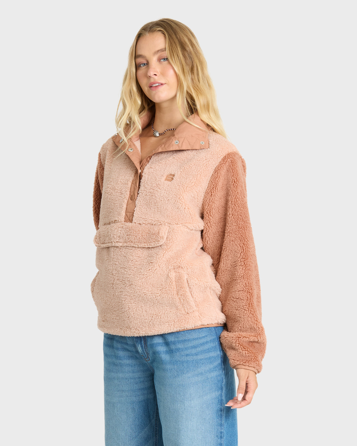 SWITCHBACK-SHERPA-PULLOVER-SUGAR-ALMOND-4