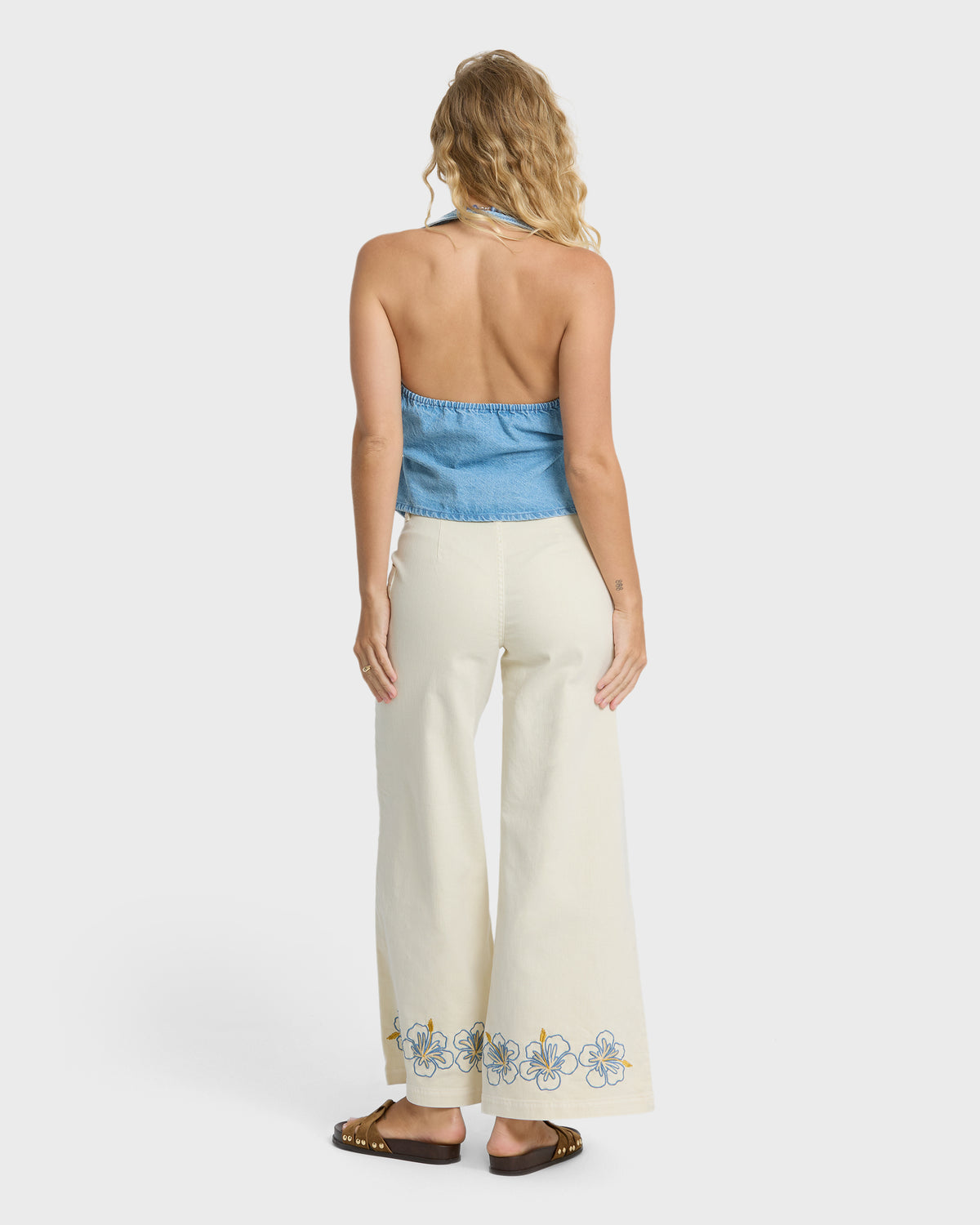 HIBISCUS-WAVE-PNT-WHITE-CAP-2