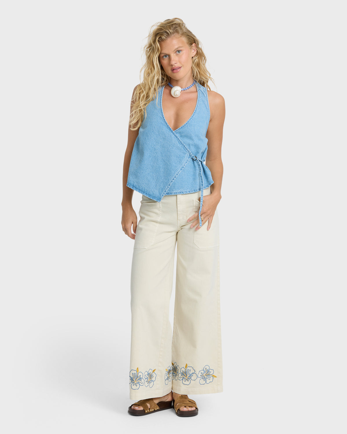 HIBISCUS-WAVE-PNT-WHITE-CAP-1