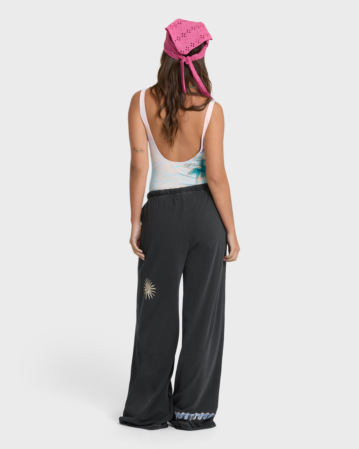 PARADISE-73-KNT-PNT-BLACK-SANDS-2