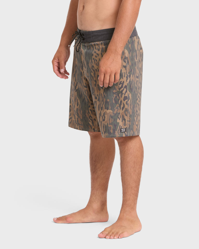 Sundays Pro 19" Boardshorts - Khaki