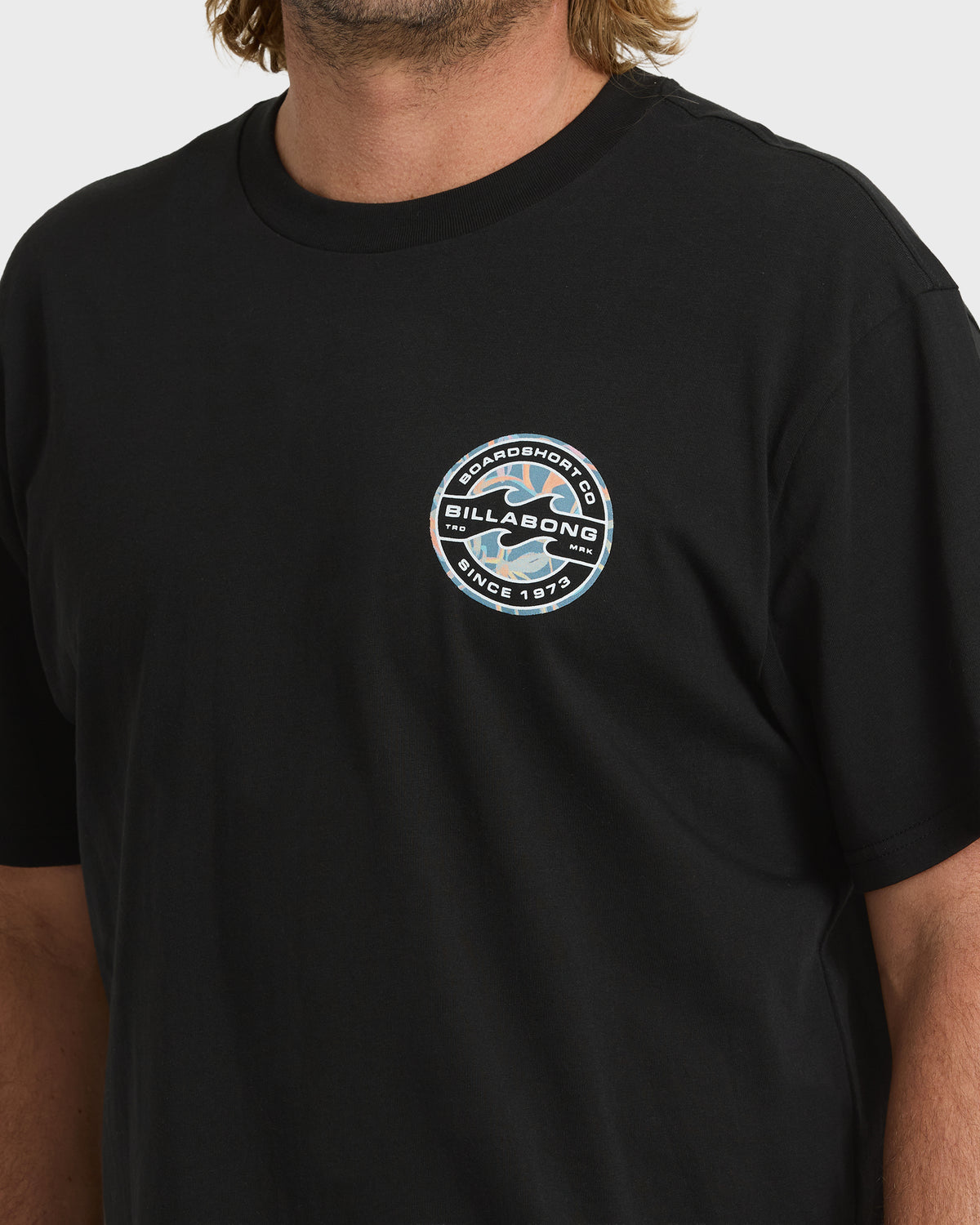 
Hollow Premium Short Sleeve Knit T-Shirt - Black