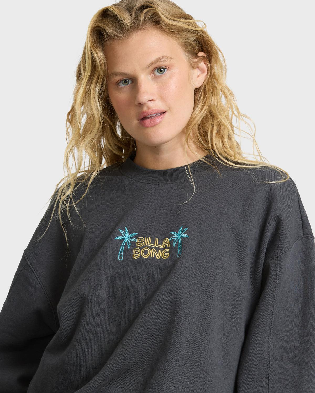 
Dancin in Paradise Kendal Crewneck Sweatshirt - Black Sands