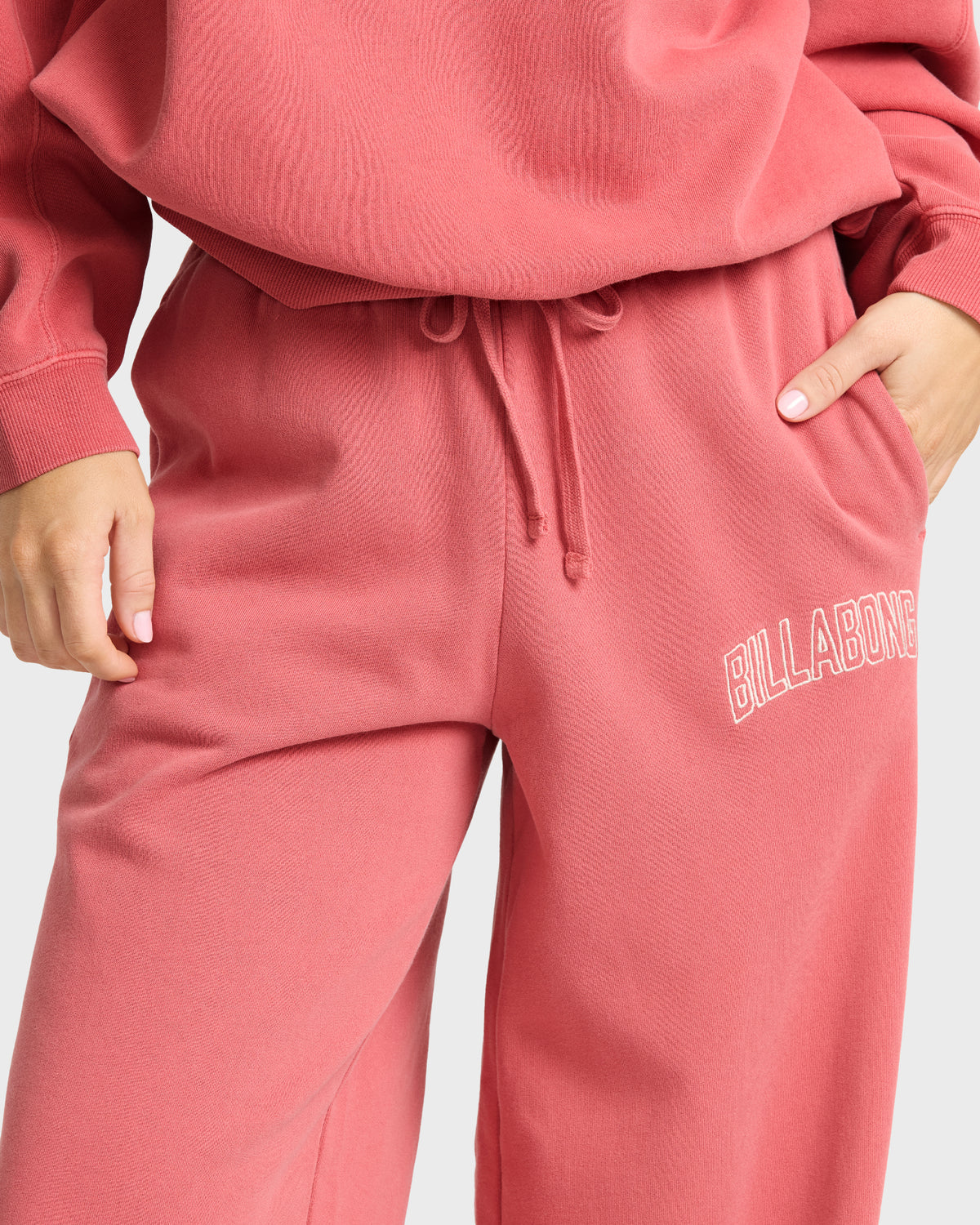 
Vibes Loose Leg Fleece Sweatpants - Mineral Red