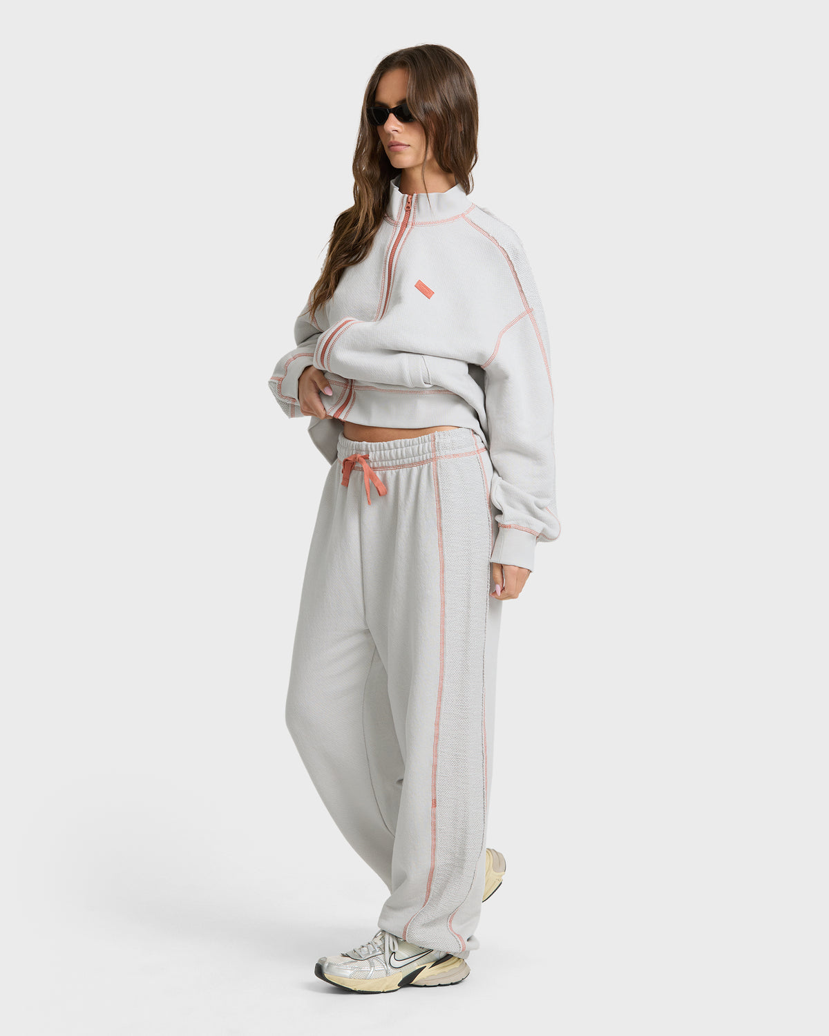 
Trail Side Fleece Sweatpants - Light Gray