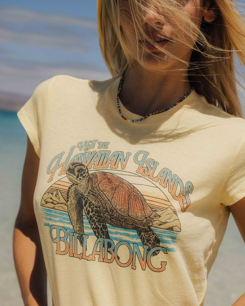 Going On Vacay T-Shirt - Retro Yellow